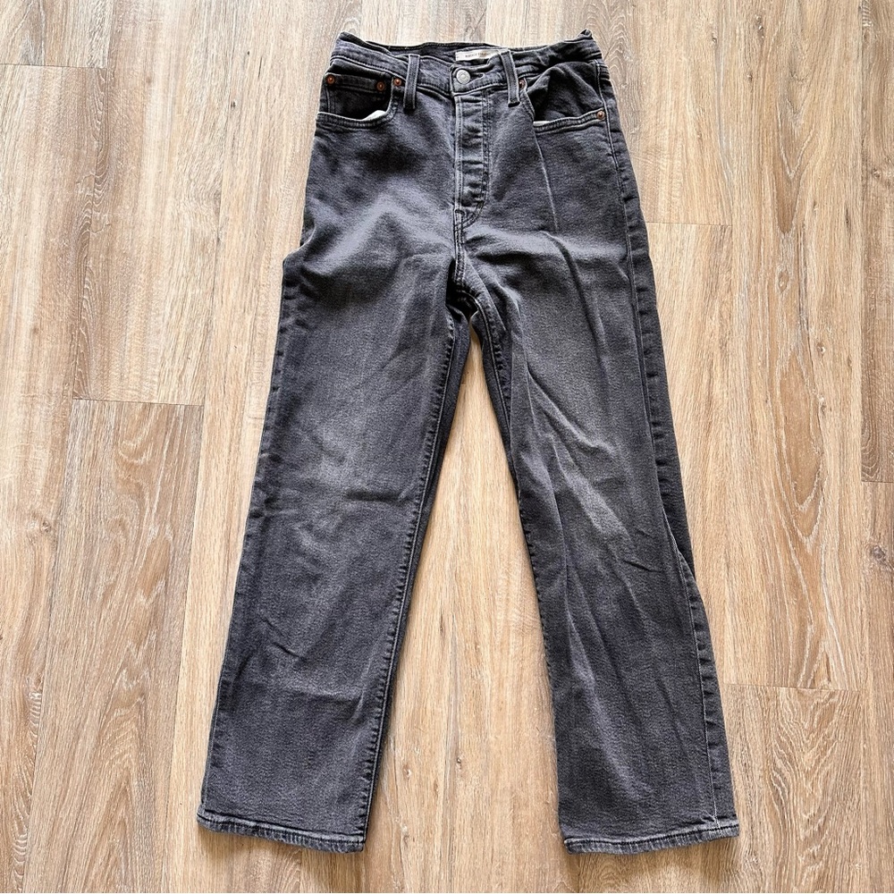 Levi’s Ribcage Straight Grey Jean